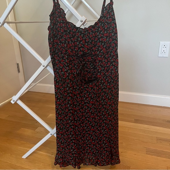 Reformation Frankie Dress Black and Red Floral - Picture 2 of 3